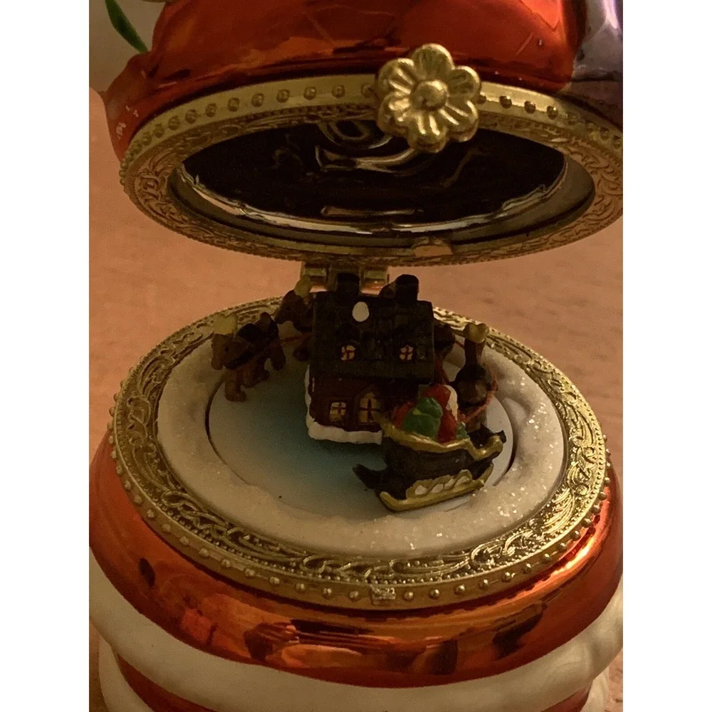 Mr. Christmas Porcelain Animated Santa Music Box Revolving‎ Santa Sleigh Video